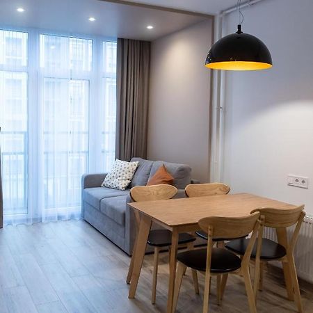 Dream Life Apartment Lviv Ngoại thất bức ảnh