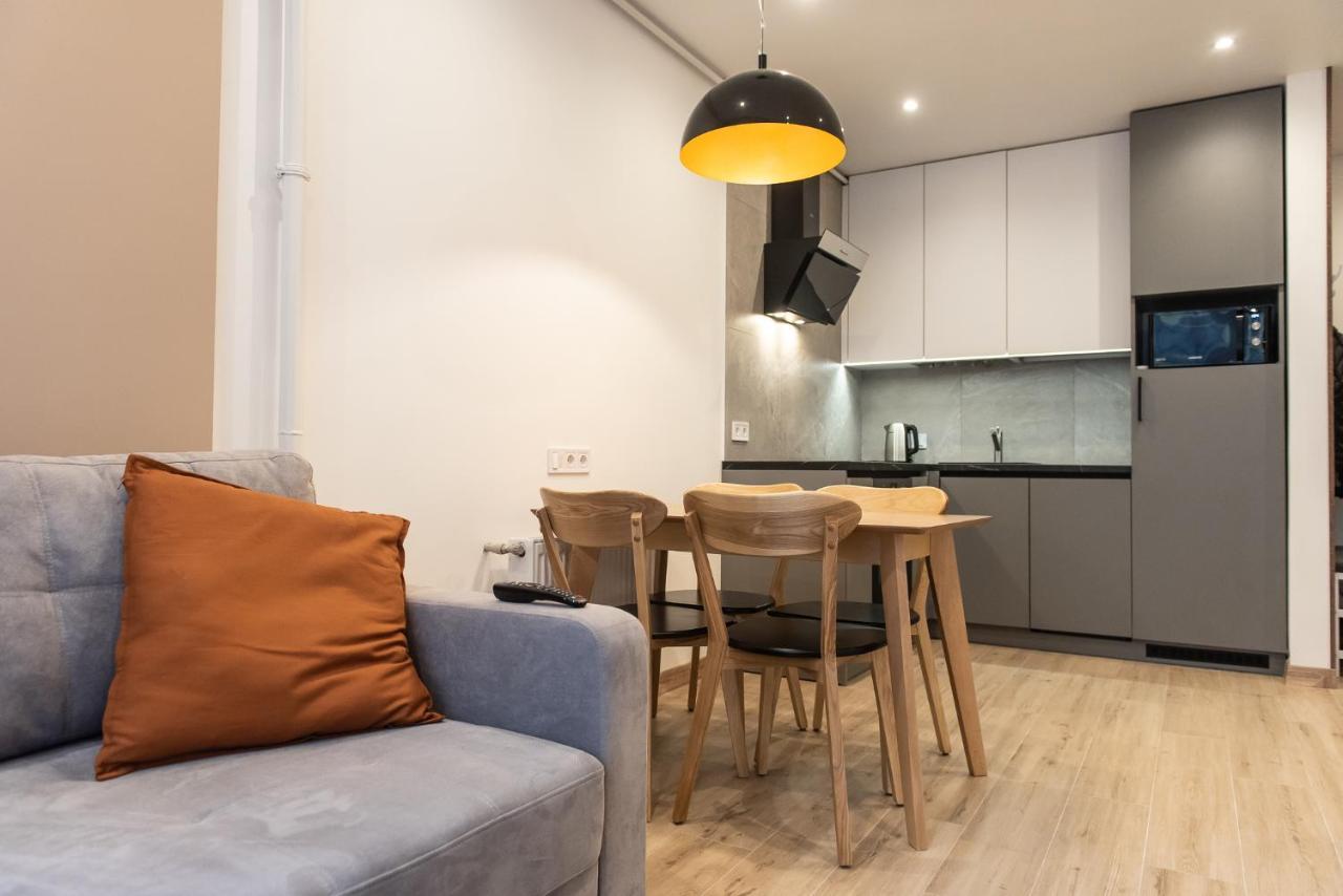 Dream Life Apartment Lviv Ngoại thất bức ảnh
